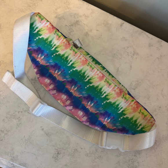 Fila Unisex Fanny Pack Belt Bag, OS, Multicolor Rainbow Tie Dye - Picture 2 of 8